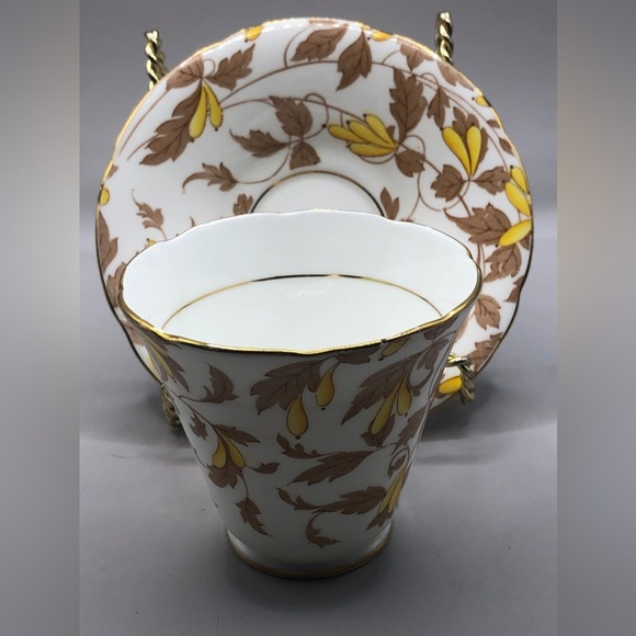 Grafton 5829 Fine Bone China Teacup & Saucer - Picture 6 of 8